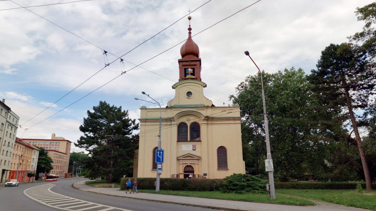 Kostel za korunu. Církev se zbavuje nepotřebných památek